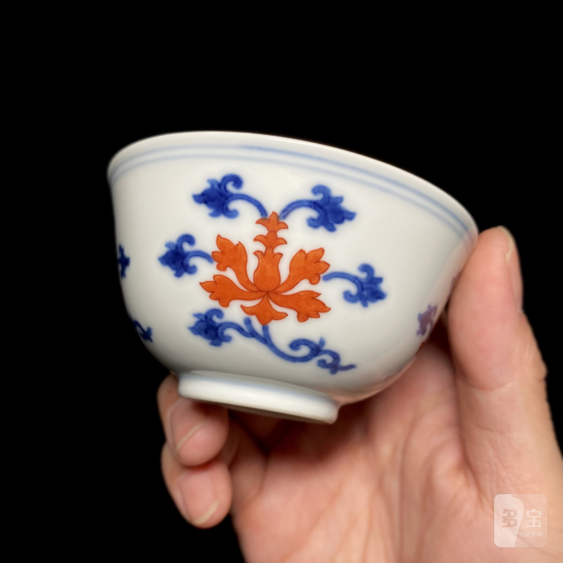 清乾隆 青花矾红宝相花纹杯 - 图8